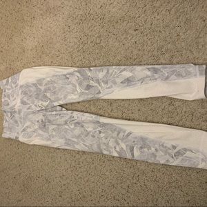 Lululemon 25” High-Rise Tight Geometric print